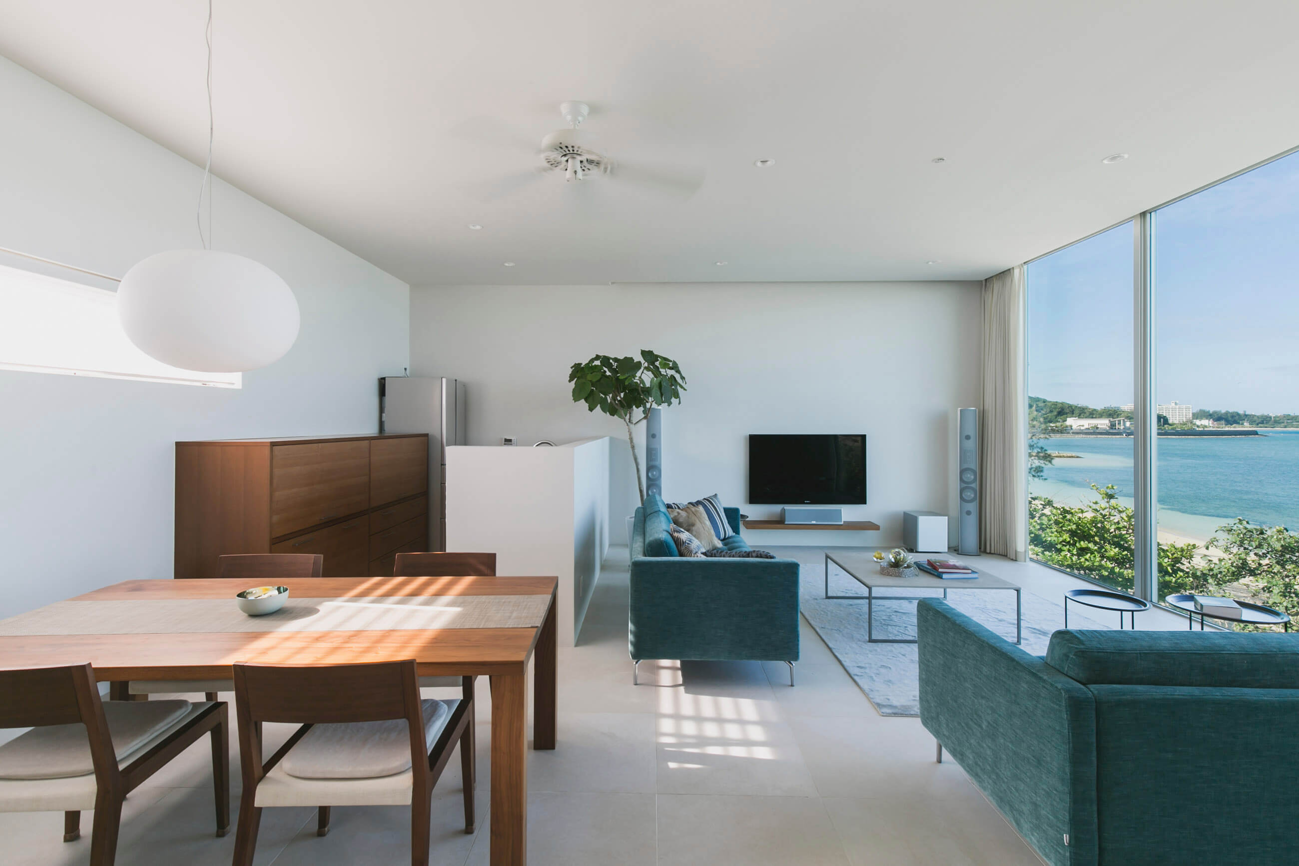 living5 Beach House Purau